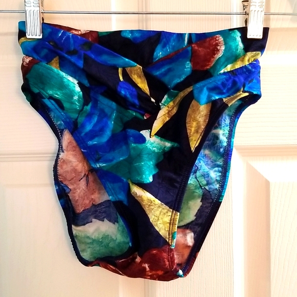 🎀VINTAGE SWIM SYSTEMS BIKINI WITH MATCHING SARONG 👙 - Picture 3 of 10